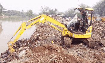 700 Ton Sampah Sungai Cisadane Dikeruk