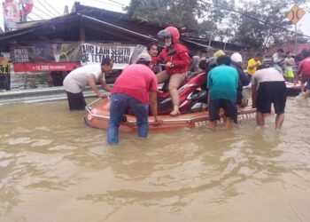 1.444 Warga Periuk Korban Banjir Mengungsi