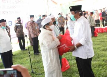 Mensos Salurkan 10 Ribu Paket Sembako di Kabupaten Serang