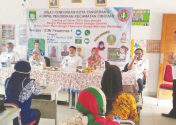 PEMBUKAAN TOT: Plt Kadis Pendidikan Kota Tangerang Jamaluddin saat membuka ToT Guru Inovatif, Rabu (5/8). (MADE/SATELIT NEWS)
