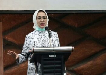 KONFERENSI KOTA PGRI: Walikota Tangsel Airin Rachmi Diany saat menghadiri kegiatan Konferensi Kota ke-3 PGRI Kota Tangerang Selatan di Puspiptek, Setu, Sabtu (29/8). (ISTIMEWA)