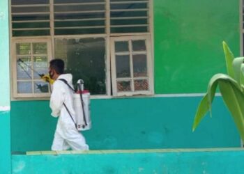 8 Madrasah Ibtidaiyah di Rajeg Disemprot Disinfektan