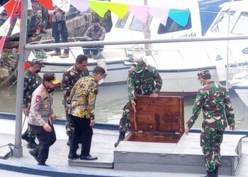 TNI Buat Kapal Untuk Nelayan