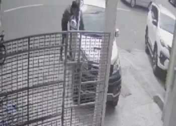 Kaca Mobil Dipecah, Pencuri Gasak Uang Rp 10 Juta