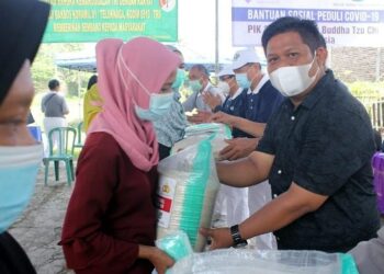 Warga Lemo di Kabupaten Tangerang Mendapat 1.200 Paket Sembako