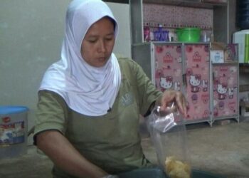 Pengrajin Keripik Singkong di Banjar Pandeglang Banjir Orderan