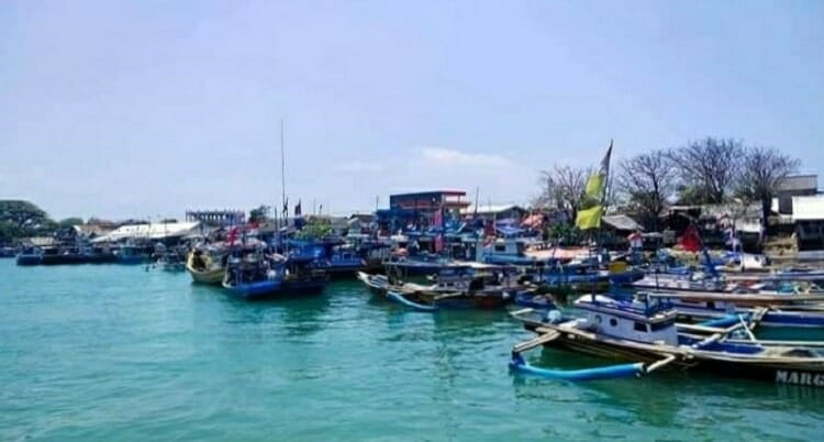 Gelombang Tinggi, Nelayan di Kabupaten Lebak Tak Bisa Melaut 