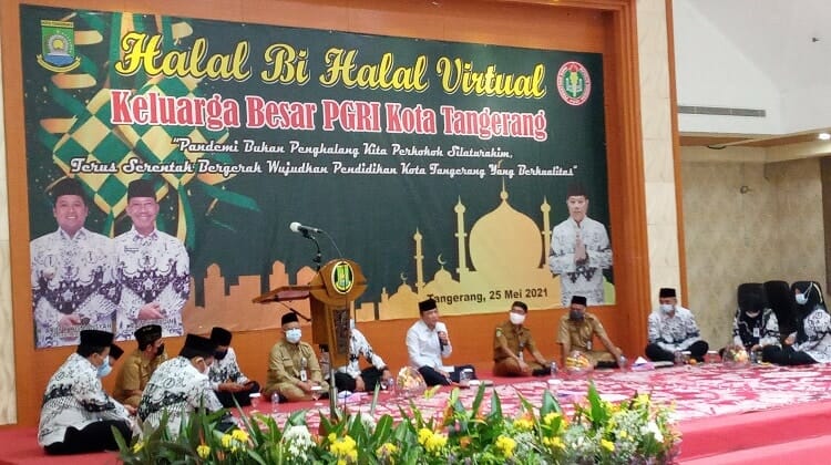 Wali Kota Arief Minta Guru Rapid Test dan Divaksin