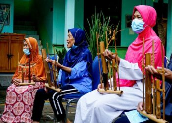 Latihan Angklung Lansia di Rumah Rahabilitasi Dinsos Kota Tangerang
