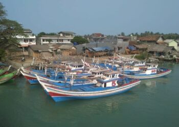 Lewati Jalur Nelayan di Kabupaten Lebak, Kapal Tongkang Bikin Resah
