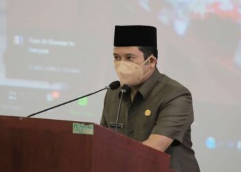 Di Rapat Paripurna, Wali Kota Arief Sampaikan Penjelasan Tiga Raperda