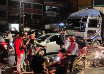 10 Kendaraan Tabrakan Beruntun di Ciputat