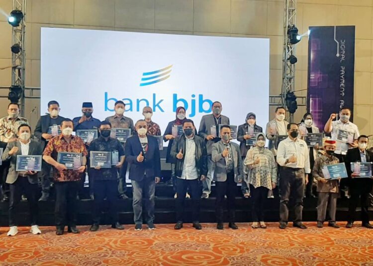 Bank BJB Raih Penghargaan Mitra Strategis Pemkab Tangerang