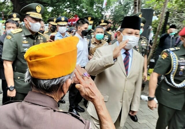Peringati Peristiwa Lengkong, Menhan Prabowo Tabur Bunga di TMP Taruna Tangerang