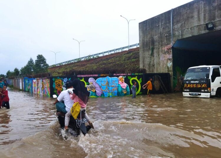Terowongan Tol JORR II di Kecamatan Benda Kota Tangerang Terendam
