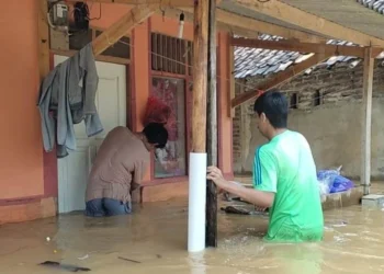 Banjir merendam rumah warga di wilayah Kecamatan Labuan, Kabupaten Pandeglang, Selasa (1/3/2022). (ISTIMEWA)