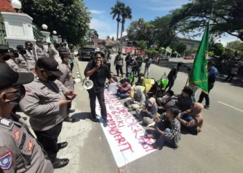 Mahasiswa Protes Pernyataan Mantan Bupati Lebak Soal Klaim Ulama yang Dukung 3 Periode Presiden Jokowi