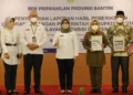 Bupati Serang Ratu Tatu Chasanah, terima penilaian LKPD dari BPK RI perwakilan Banten, Senin (23/5)2022). (ISTIMEWA)