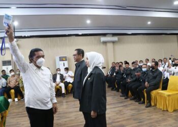 Pj Gubernur Banten Tutup Pelatihan Pengawas dan Administrator