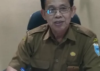 Kepala BKPSDM Pandeglang, M Amri, sedang di wawancara wartawan di ruang kerjanya, Senin (4/7/2022). (NIPAL SUTIANA/SATELITNEWS.ID)