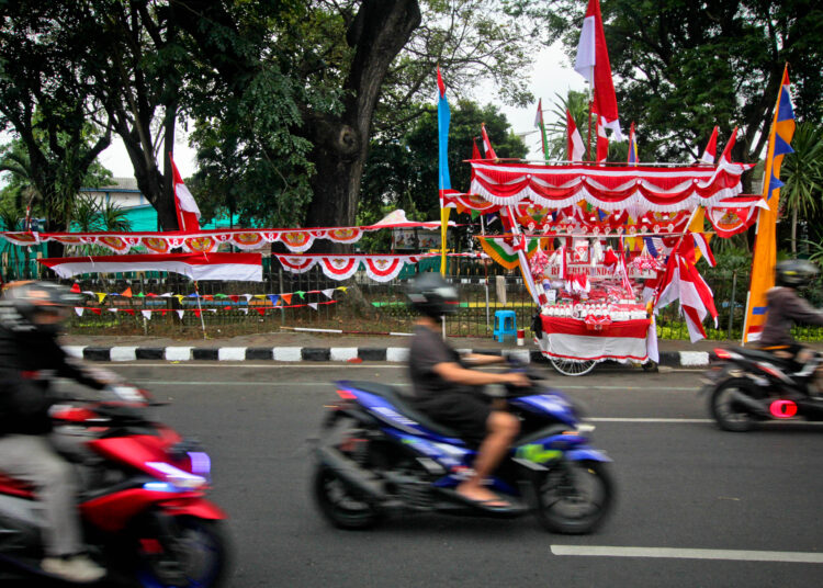 Foto Pedagang Pernak-Pernik HUT Kemerdekaan di Tangerang
