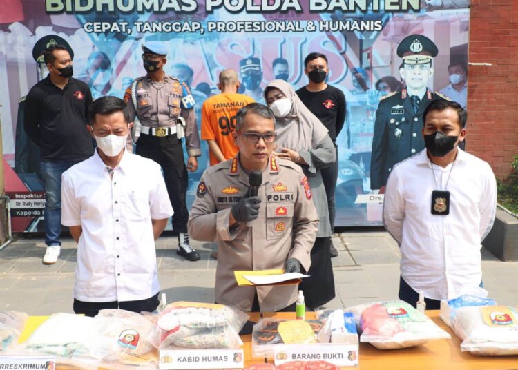 Kabid Humas Polda Banten, sedang ekspos kasus. (ISTIMEWA)
