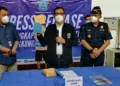 Kepala BNN Provinsi Banten, Brigjend Pol Hendry Marpaung, menunjukkan barang bukti sabu, di kantornya, Jumat (19/8/2022). (ISTIMEWA)